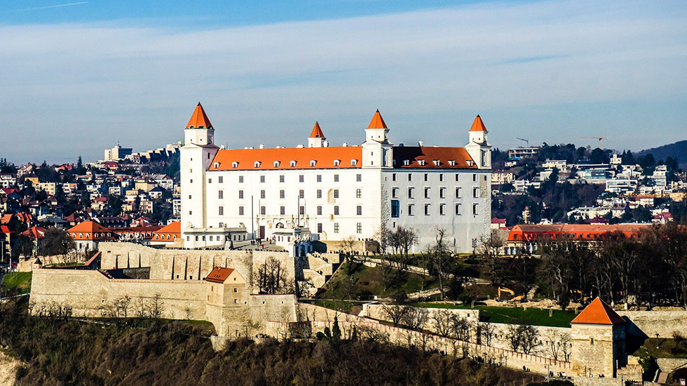 Bratislava Castle - Du lịch Slovakia