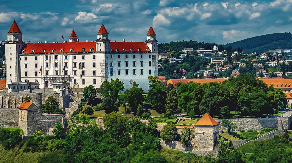 Bratislava Castle - Du lịch Slovakia