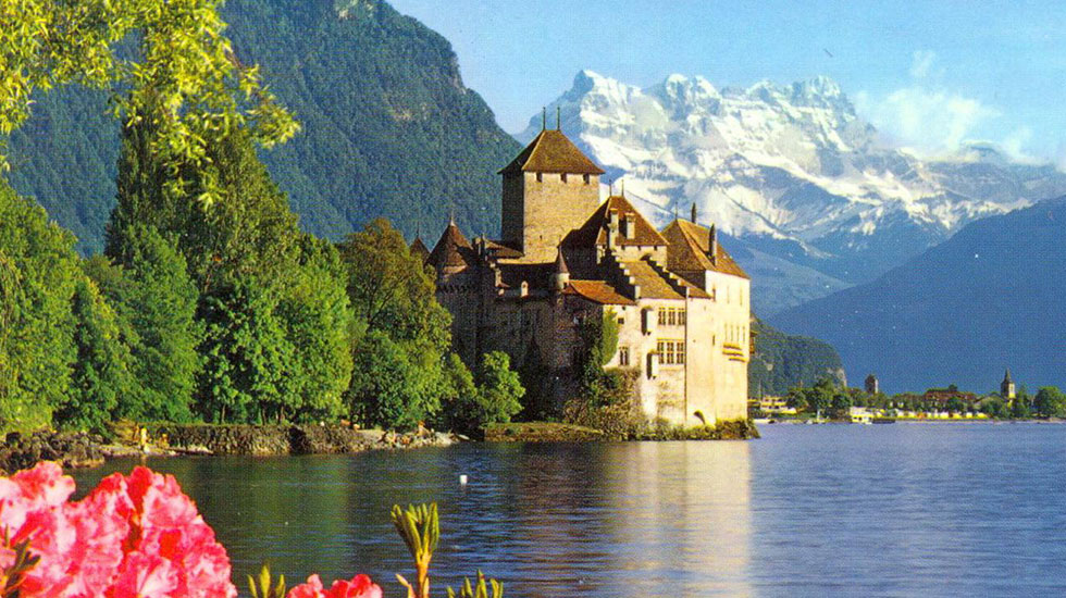 Chillon Castle - Du lịch Thụy Sĩ giá rẻ