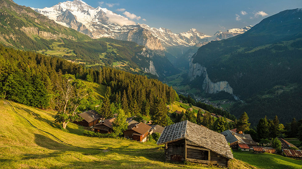 Switzerland_Mountains_Houses_Forests_Wengen