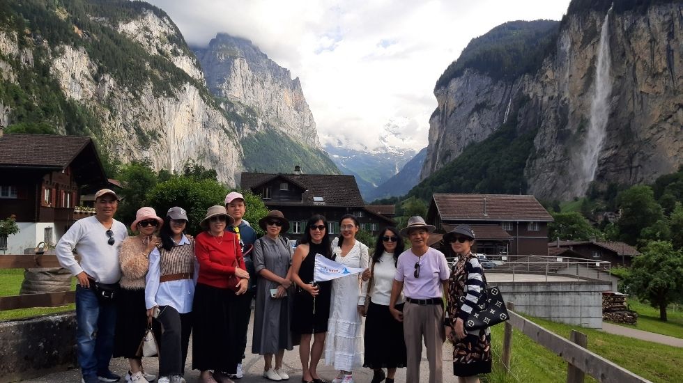 Diễn viên Việt Trinh - Thung Lũng Lauterbrunnen