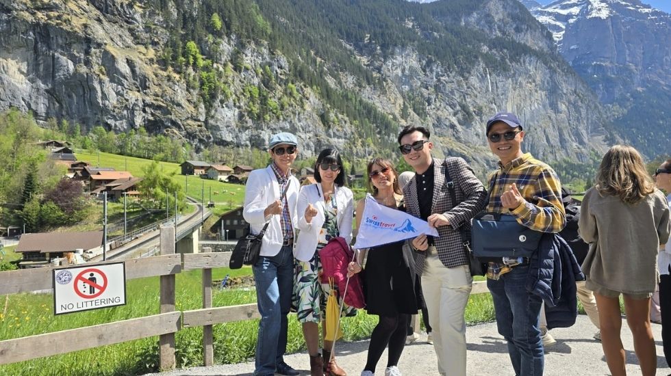 Swiss Travel và nhân viên