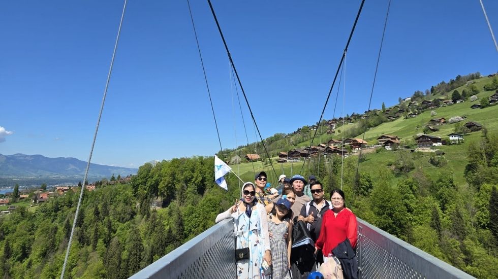 Cầu treo Sigristwil (cảnh phim Hạ Cán nơi Anh)